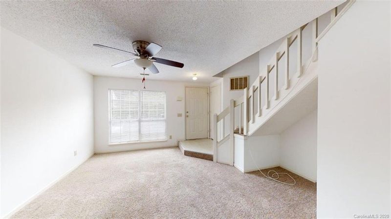 6412 Windsor Gate Ln, Charlotte, NC 28215