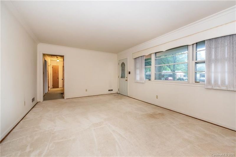 5320 Allen Rd E, Charlotte, NC 28269