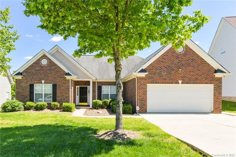 8507 Suttonview Dr, Charlotte, NC 28269