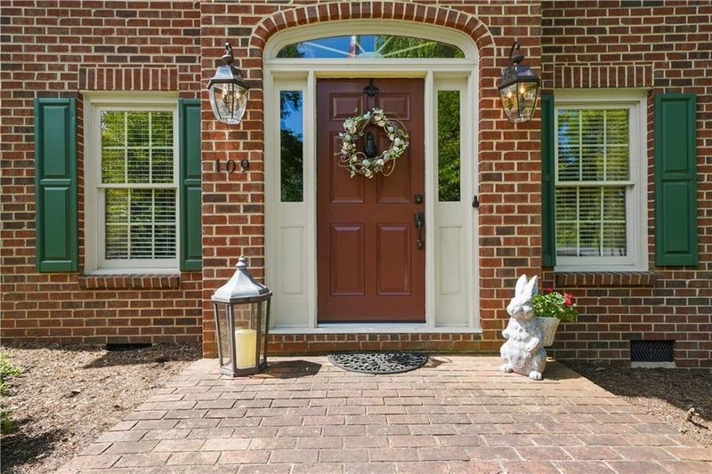 109 36th Ave NW, Hickory, NC 28601