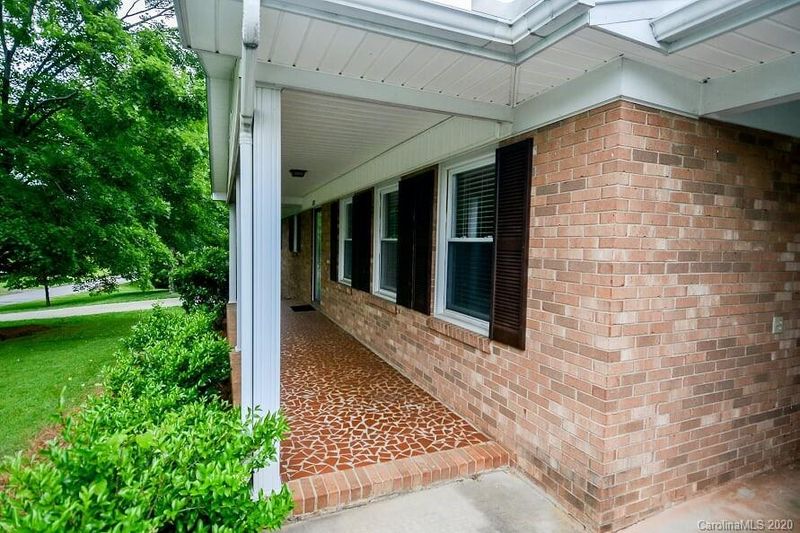 1020 Valley St, Statesville, NC 28677