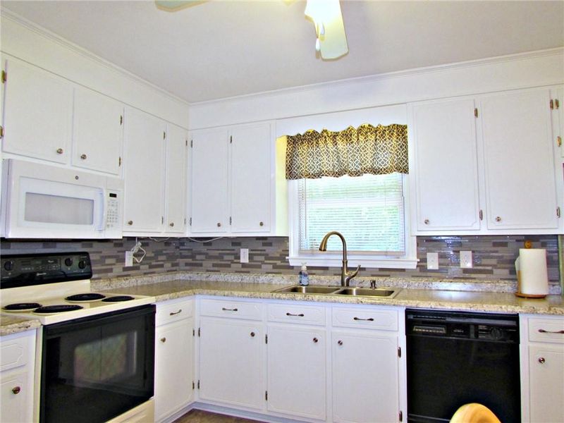 3410 18th Ave NE, Hickory, NC 28601