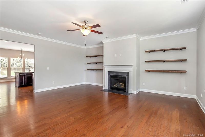 8729 Aspinwall Dr, Charlotte, NC 28216