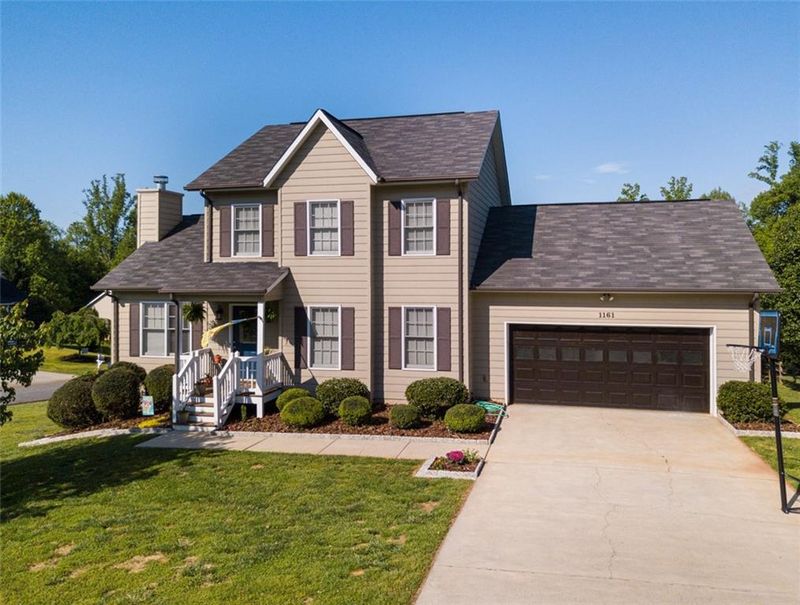 1161 Mulberry Ln, Hickory, NC 28602