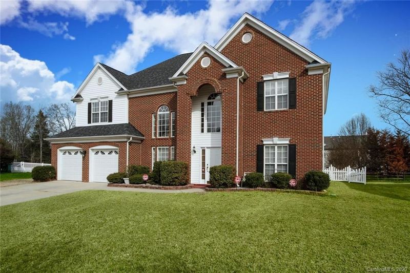 5909 Maple View Pl, Harrisburg, NC 28075