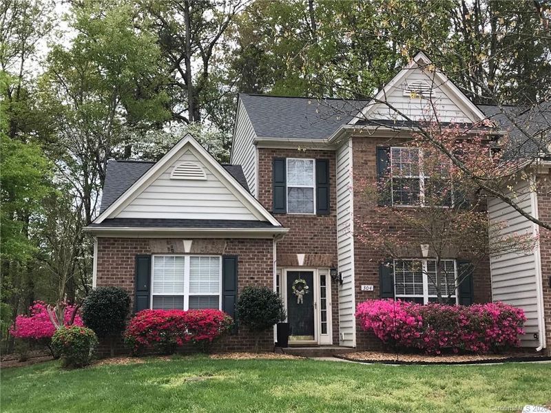304 River Banks Rd, Matthews, NC 28105