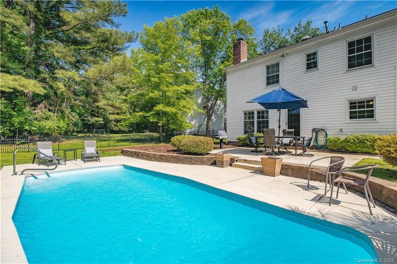 717 Hammermill Rd, Charlotte, NC 28270