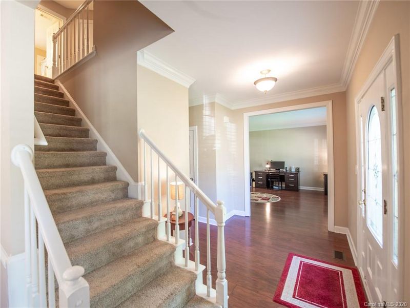 9103 Brightleaf Pl, Charlotte, NC 28269