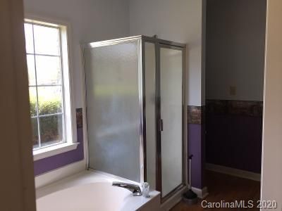 4523 Marthas Ridge Dr, Charlotte, NC 28215