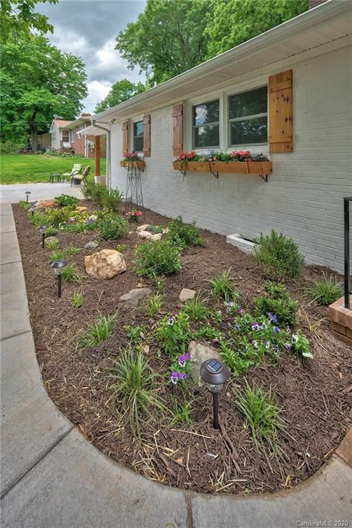 301 Phillips St, Lowell, NC 28098