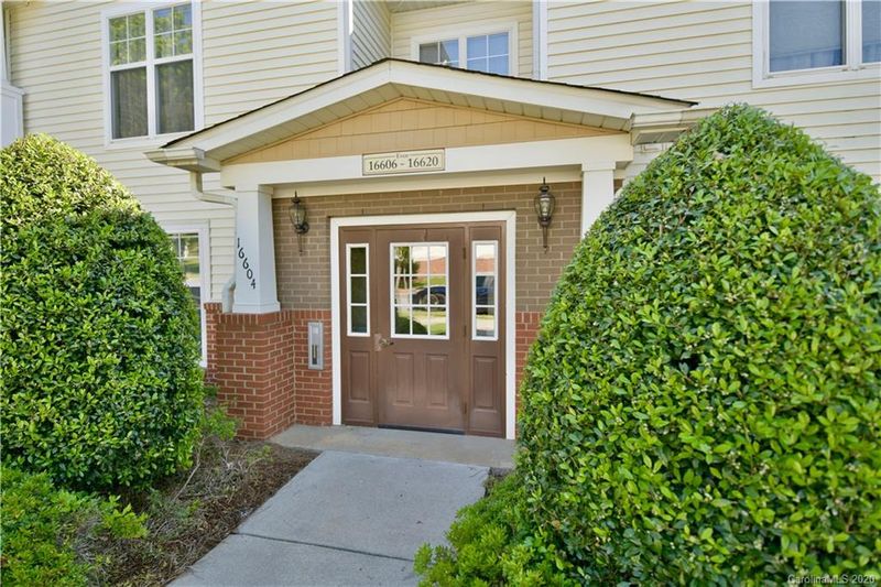 16606 Amberside Rd, Cornelius, NC 28031