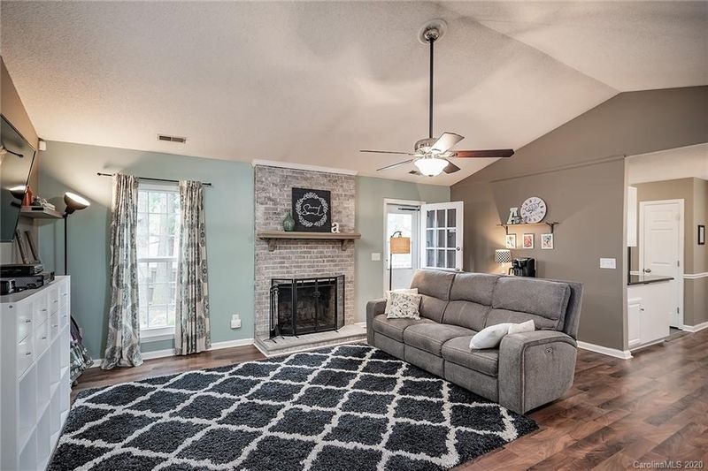 7127 Rena Mae Ln, Charlotte, NC 28227
