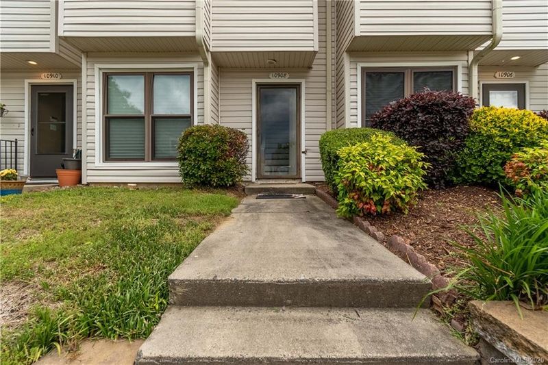 10908 Carmel Crossing Rd, Charlotte, NC 28226