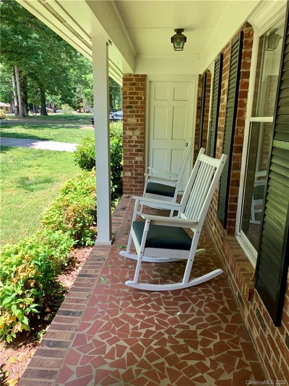 2401 Kimway Dr, Matthews, NC 28105