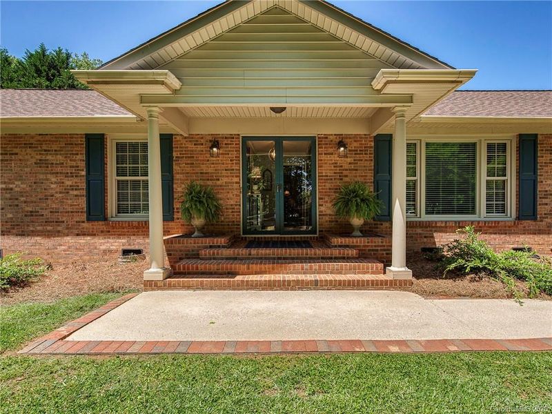 7033 Old Oak Ln, Mint Hill, NC 28227