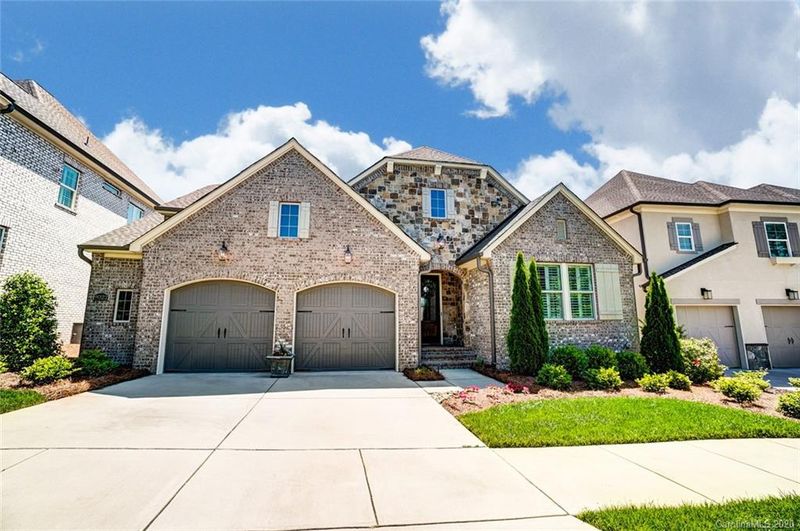 9022 Robbins Pond Rd, Cornelius, NC 28031
