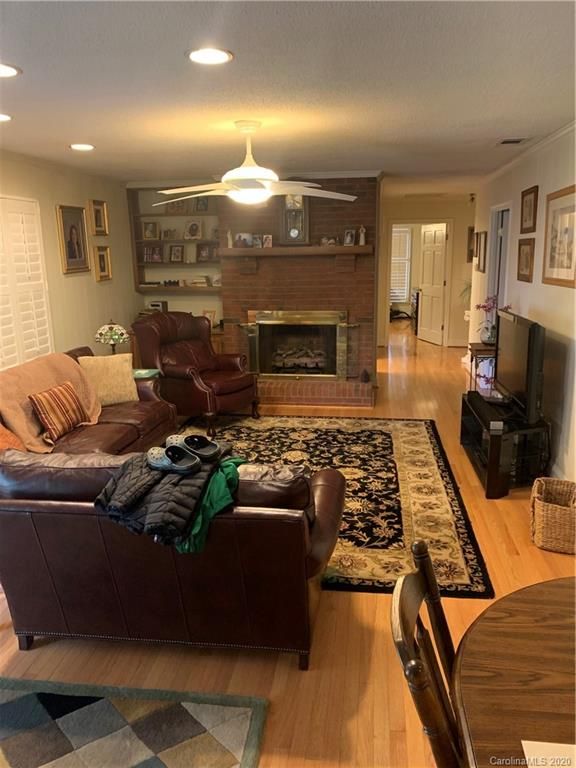 1150 Miles Rd, Dallas, NC 28034