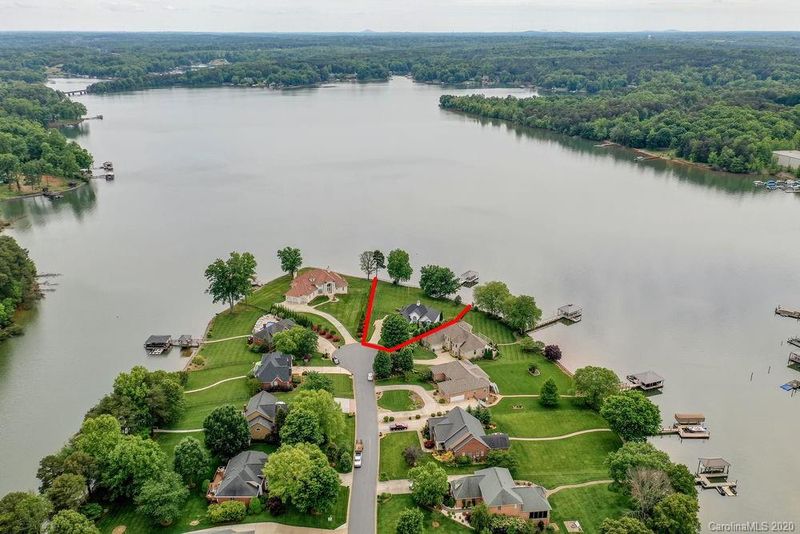 4329 Pointe Norman Dr, Sherrills Ford, NC 28673