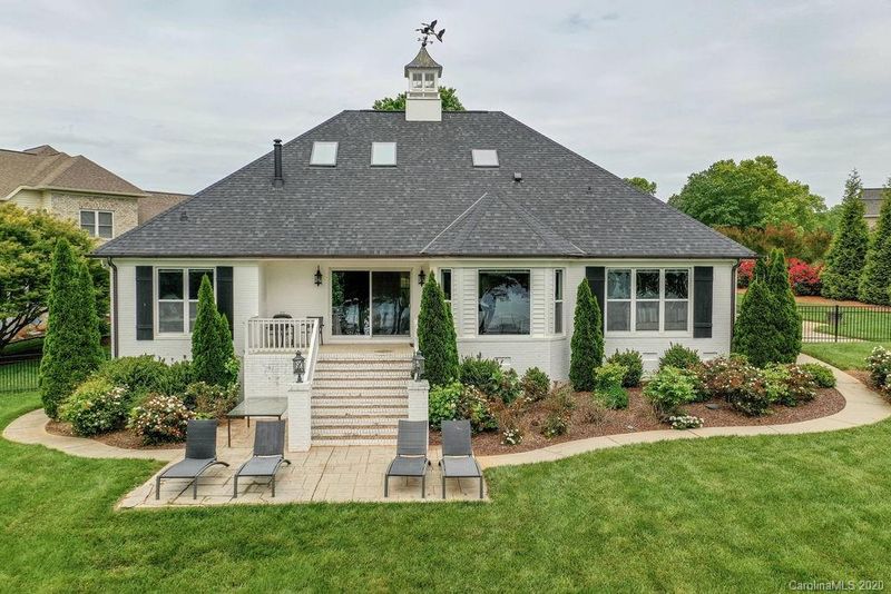 4329 Pointe Norman Dr, Sherrills Ford, NC 28673