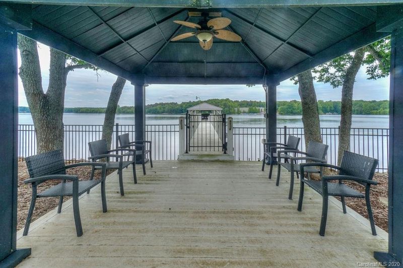 4329 Pointe Norman Dr, Sherrills Ford, NC 28673
