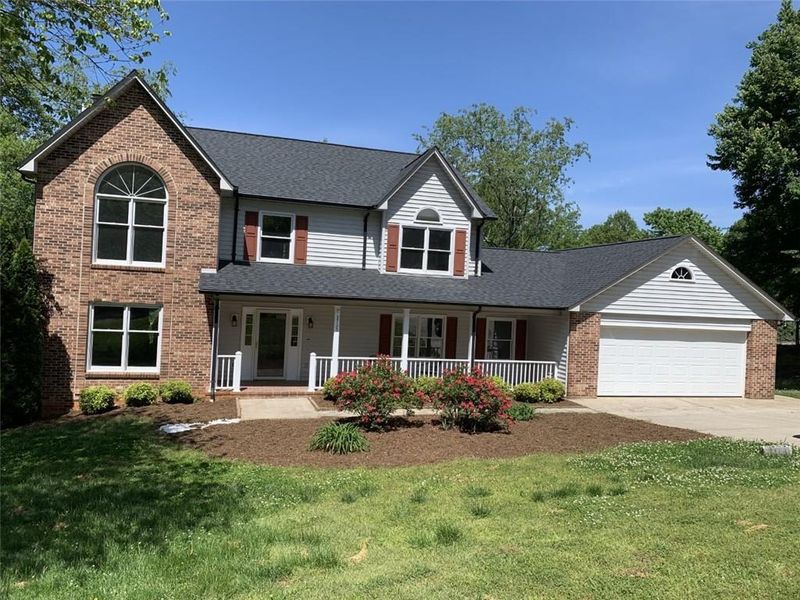 3725 11th St NE, Hickory, NC 28601