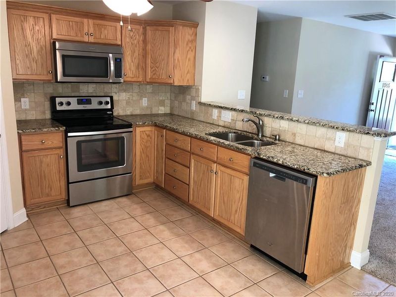 1046 Arrowhead Dr, Concord, NC 28025