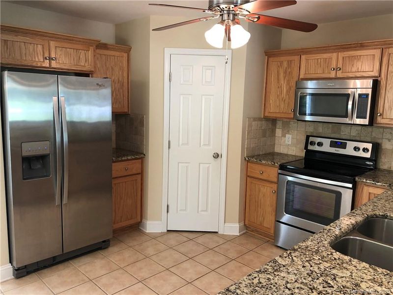 1046 Arrowhead Dr, Concord, NC 28025