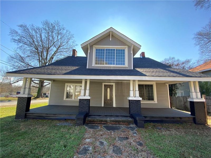 303 W D St, Newton, NC 28658