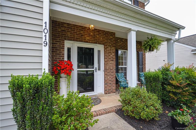 1019 Hipp Rd, Charlotte, NC 28216