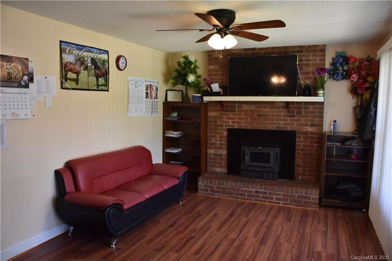 3323 Wiseman Dr #70, Charlotte, NC 28227