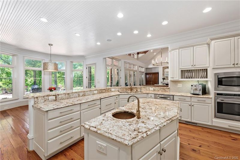 7535 Valleybrook Rd, Charlotte, NC 28270
