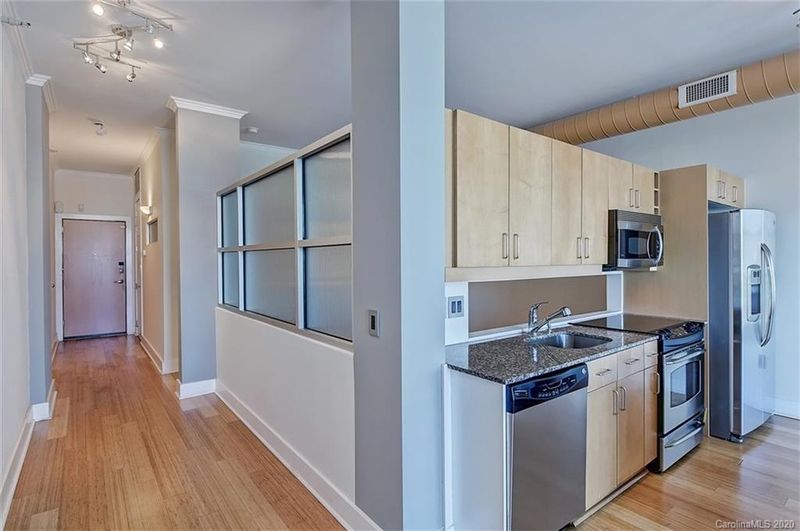 505 E 6th St #802, Charlotte, NC 28202