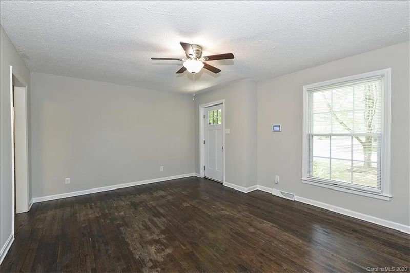 5140 Kildare Dr, Charlotte, NC 28215