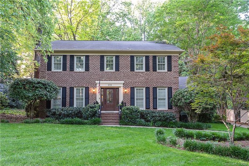 209 Medearis Dr, Charlotte, NC 28211