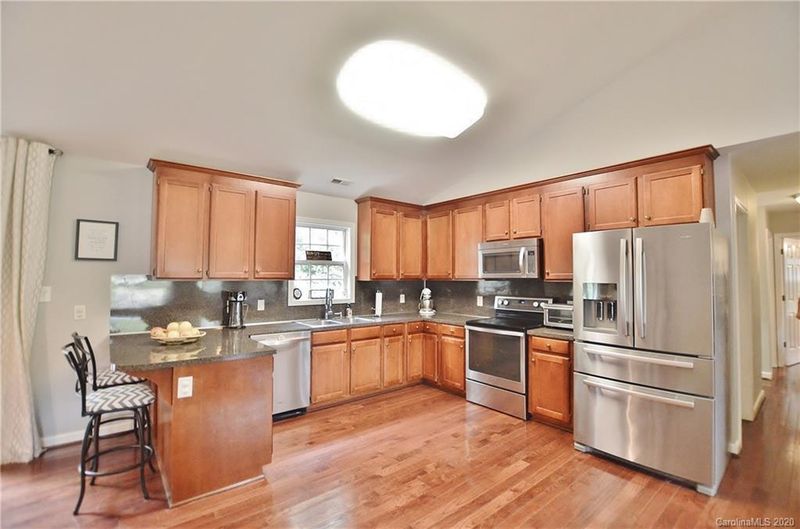 8120 Sisters Ln, Denver, NC 28037