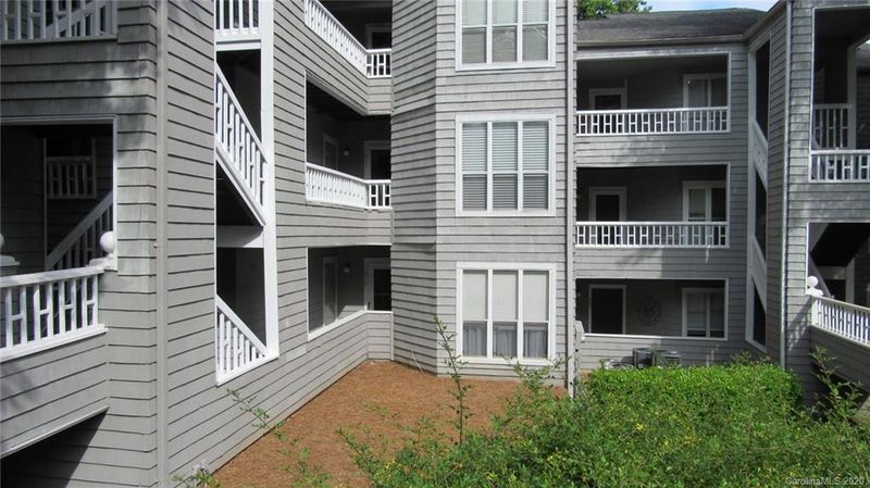 210 Northwest Dr #210, Davidson, NC 28036
