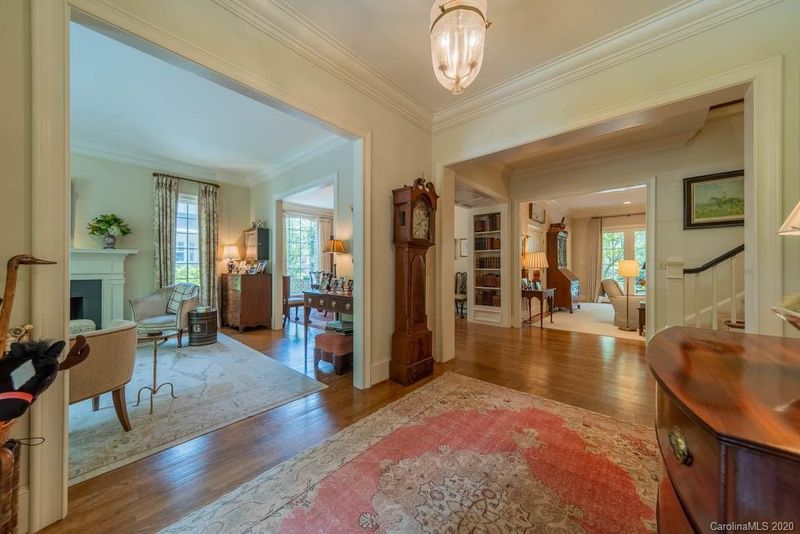 2616 Briarcliff Pl, Charlotte, NC 28207