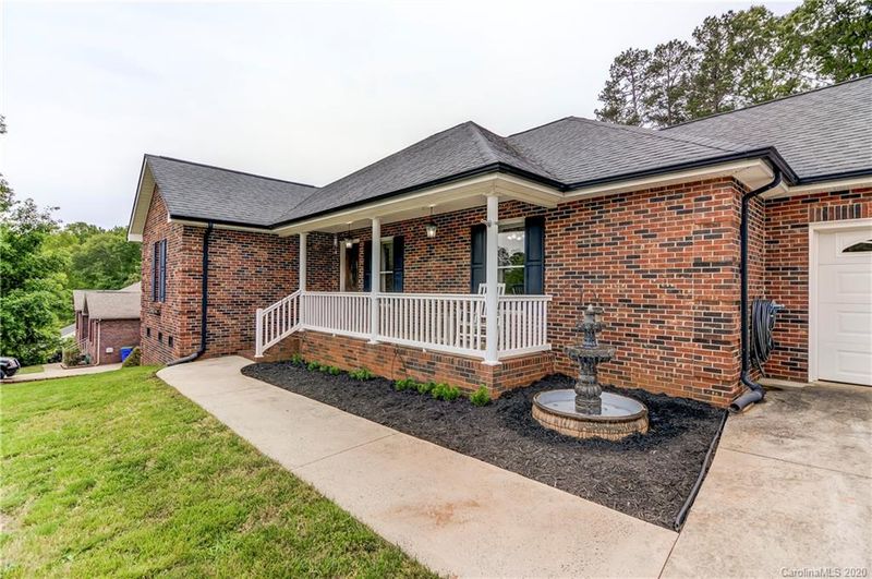 6604 Forest Creek Dr, Denver, NC 28037