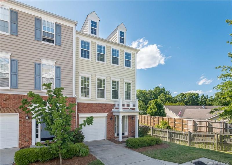 5304 Dockery Dr, Charlotte, NC 28209