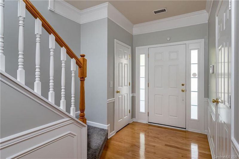 5304 Dockery Dr, Charlotte, NC 28209