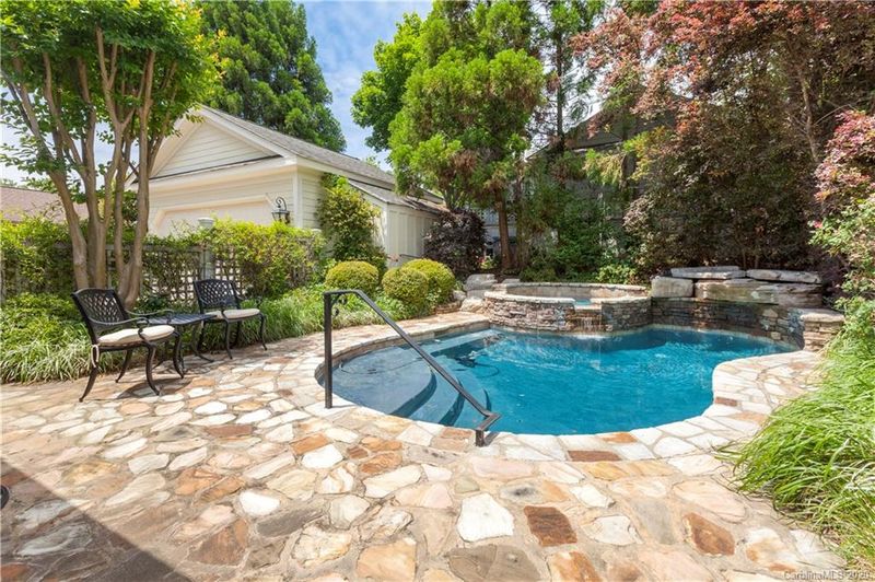 3323 Indian Meadows Ln, Charlotte, NC 28210