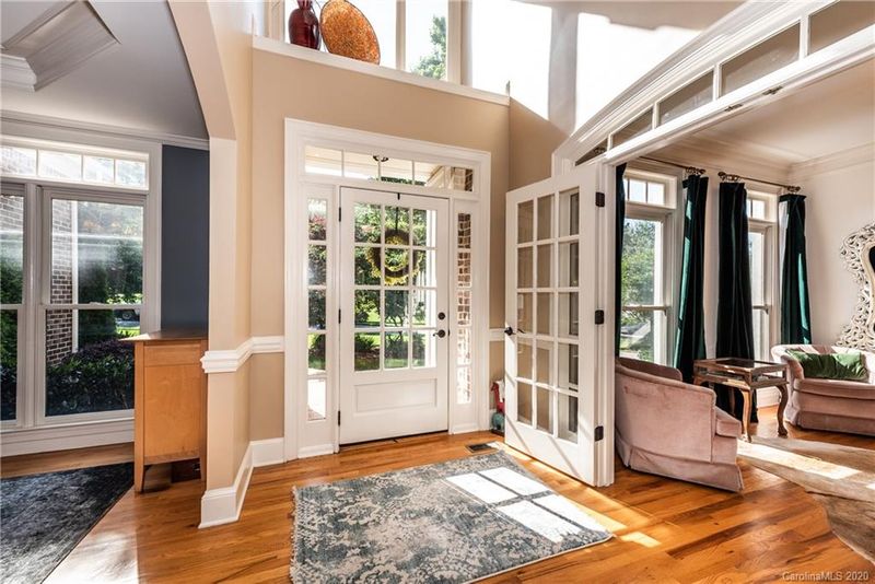 414 Hampshire Hill Rd, Matthews, NC 28105