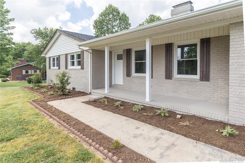 3108 44th Avenue Dr NE, Hickory, NC 28601