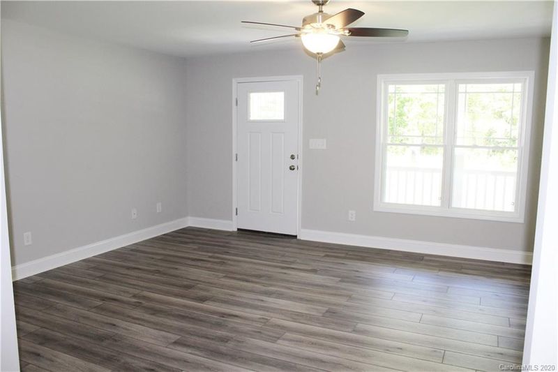 216 Brentwood Dr, Maiden, NC 28650