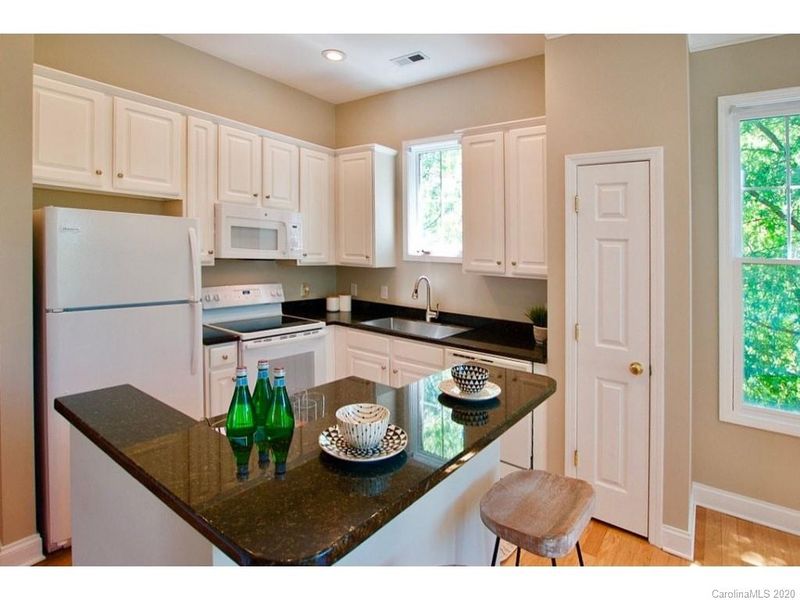 771 N Alexander St #3302, Charlotte, NC 28202