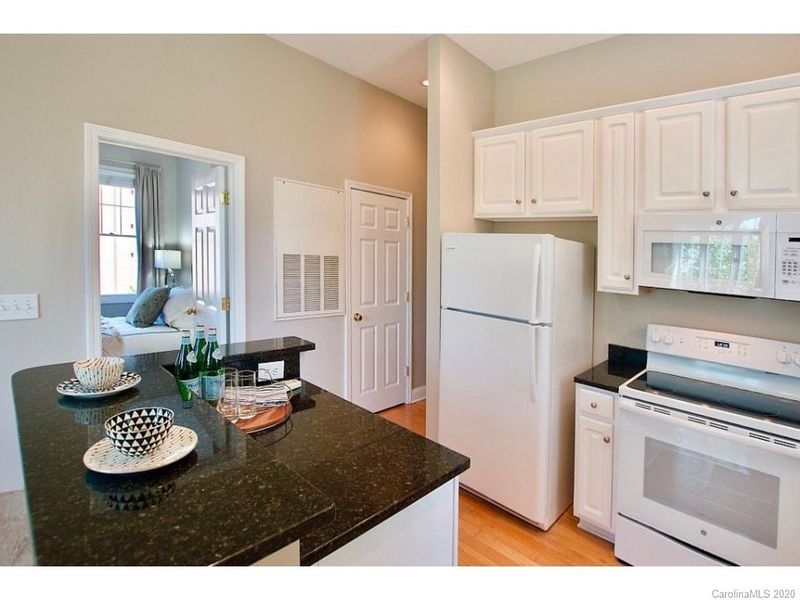 771 N Alexander St #3302, Charlotte, NC 28202