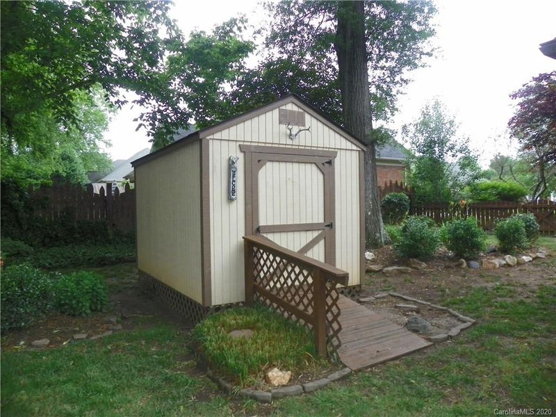 4005 Morris Burn Dr, Concord, NC 28027