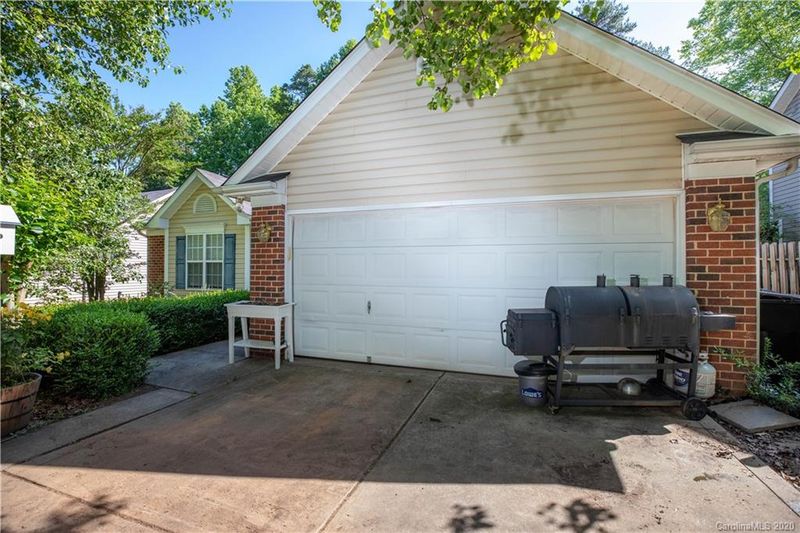 524 Chase Brook Dr, Rock Hill, SC 29732