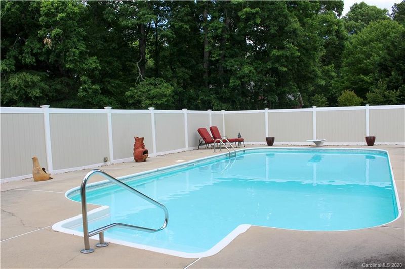 1621 Bennington Dr, Concord, NC 28027
