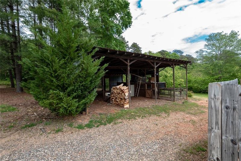 3922 25th St NE, Hickory, NC 28601